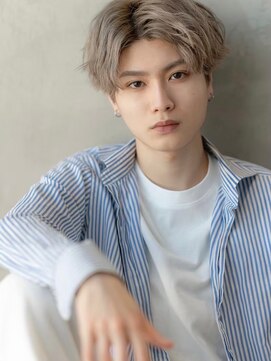 イオ 本厚木(io) アップバングハイトーンセンターパートメンズカットイメチェン