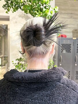 ヲタク(wotaku.) ルーツカラーヘアアレンジデザインカラーハイトーンブリーチ