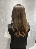 明るめベージュ