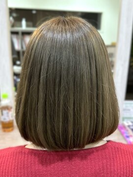 エクリュ 千葉(ecru) 美髪ハイトーンボブ