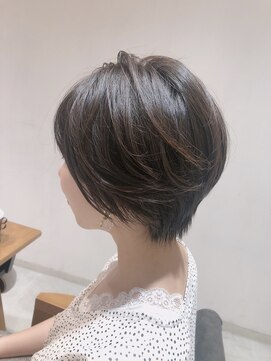 ネイロ 日本橋(NeiRo) 小顔ショートボブハイライトカラー大人ショートカット白髪ぼかし
