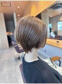 クールショートボブ大人かわいい寒色ベージュ