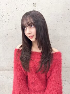 シイム(CYM) 透明感グレージュ/レイヤーカット/顔まわりカット