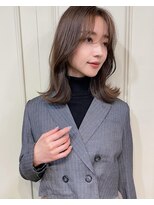 マリアバイアフロート(Maria by AFLOAT)&nbsp;大人グレーベージュくびれレイヤーミディアム