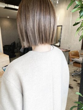 ユニカ(UNIKA) 切りっぱなしボブ×ブリーチなしの透け感カラー 10代/20代/30代