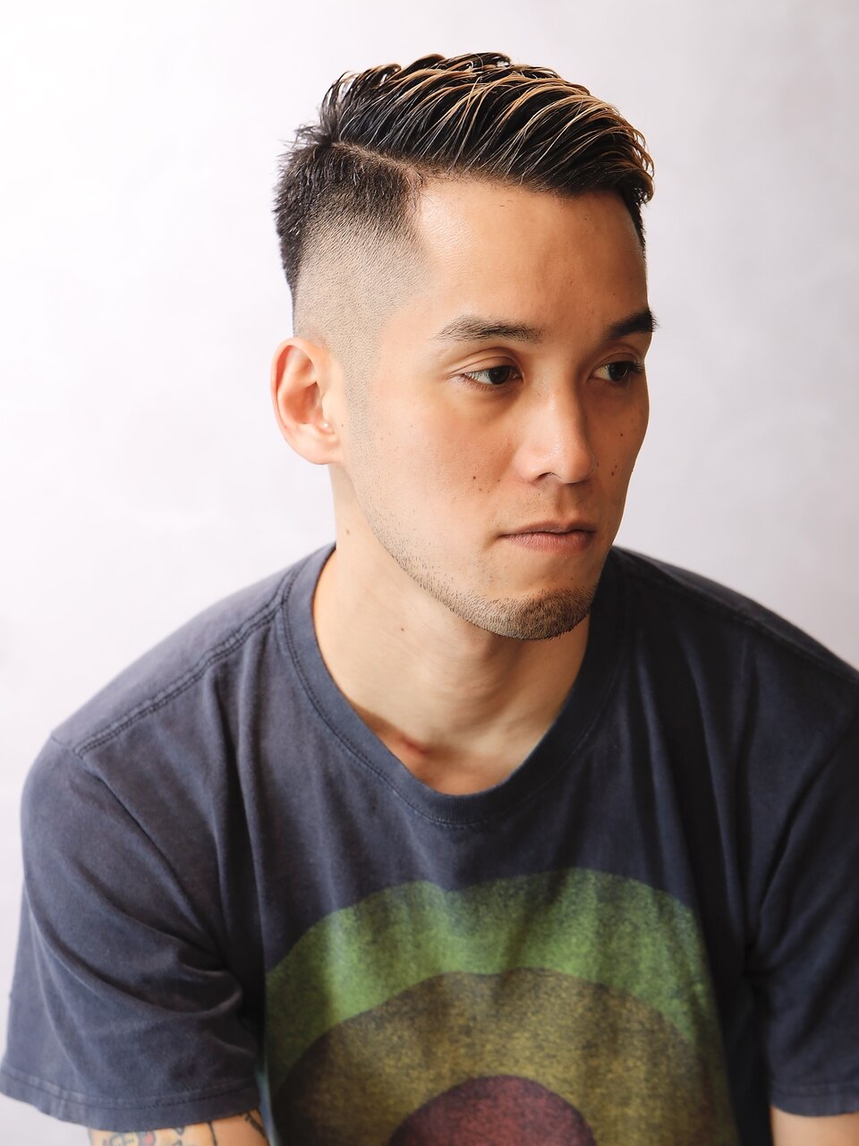 スキンフェードカット/バイカラー/ハイライト/センター北