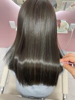 ビンナ(BINNA)&nbsp;緑が可愛いハイライトカラー♪