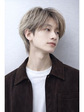 チーカ(chica) センターパート フェザーショート