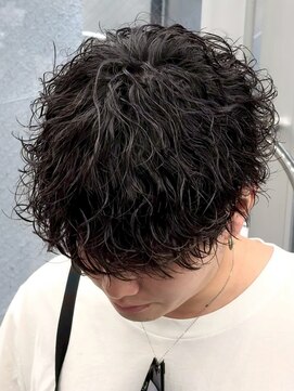 オーバル ジングウマエ(OVARL jingumae) 縦落ちパーマツイストスパイラルシャドウパーマ