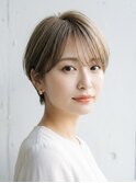 大人ヘルシーな透明感グレージュ×シースルー丸みショート
