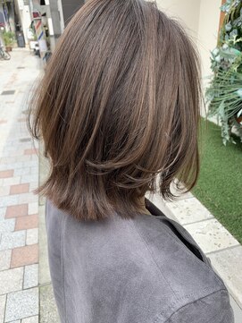 アフロートpd+ KOBE(AFLOATpd+) 【神戸三宮】カーキアッシュ×レイヤーボブ