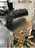 かき上げヘア七三ヘアツーブロックメンズ波巻きスパイラルパーマ