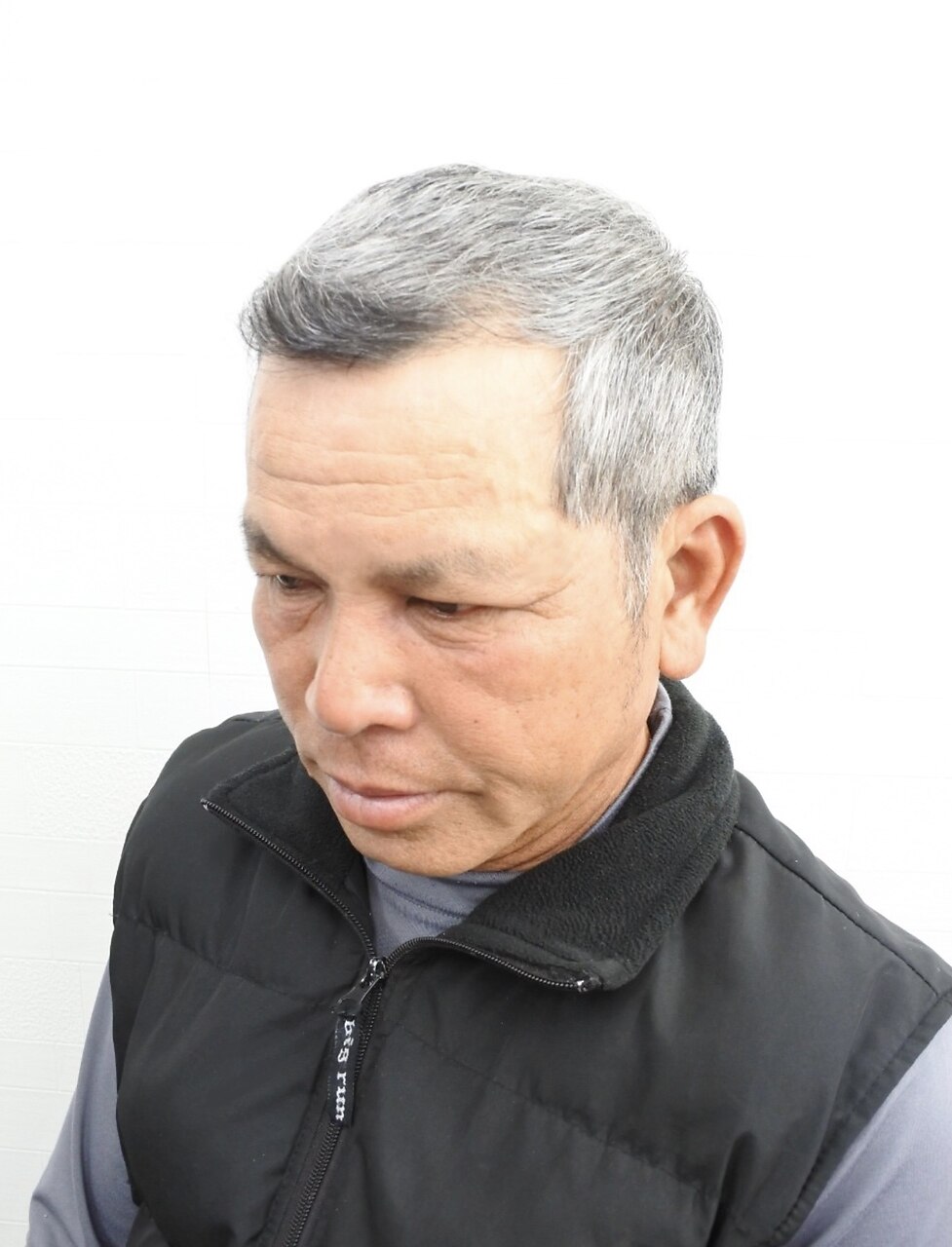 40代50代60代シルバーカット襟足すっきりグレイヘア：L107440883
