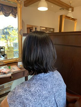 アドラーブル 女池店(adorable) 【外ハネ】【レイヤーボブ】【20代30代40代】