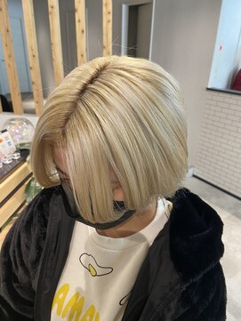 アイリー 名古屋(A/LEE) ホワイトブロンド