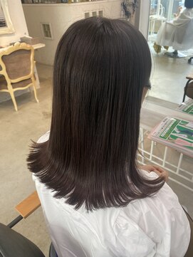 ツイギー 千舟店(TWiGGY) 暗髪カラー切りっぱなしミディアム