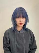 サクラ オモテサンドウ(SAKURA)&nbsp;ブルー×ウルフ/デザインカラー/暗めカラー/ハッシュカット