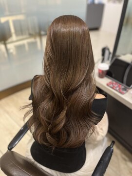 ユーフォリア 銀座本店(Euphoria) Mako ヘーゼルベージュ くびれ巻き ブリーチなし 透明感