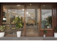 ラボ(LABO)の雰囲気（太陽の日差しが入り明るい店内です！）