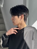 クロト(Clotho)&nbsp;前下がりセンターパート×柔らかフェザーパーマ