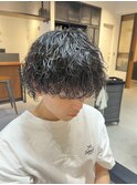 波巻きツイストスパイラル黒髪マッシュウルフ