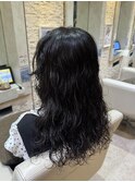 ゆるっと抜け感ロングパーマ