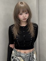 オニキス(ONYX)&nbsp;旬のレイヤーカットで垢抜けミントベージュ