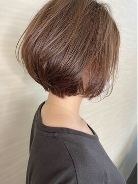 アリカ(alica) 大人のナチュラル前下がり暖色系カラーボブ10代20代30代40代