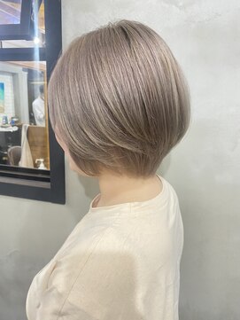 ヴィアルス 美園店(VIARS) グレージュカラー/ショートボブ/丸みショート