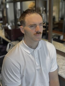 ザマンリバレッジニューヨーク(THE MAN LeverageNewYork) 大人海外スキンフェード：大村　大心