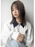 こなれミディ　ストレートニュアンスウルフスタイル