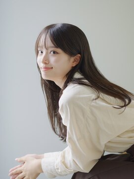 ユエン(uyen) 【中岡】地毛風カラー/地毛戻し/ロング/暗髪/レイヤー