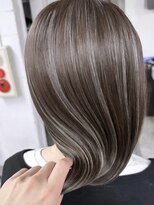 リア(riah)&nbsp;ハイライトダブルカラーレイヤーカット韓国ヘア