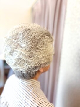 クロス(CROSS) トップふんわり/ひし形/60代70代/ミセスパーマ