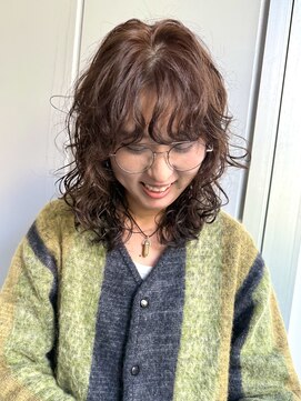 デジタルパーマ　ミディアムレイヤー　明るめブラウン