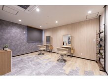 private hair salon babba.の雰囲気（ゆとりのあるセット面でゆったりとお過ごしください。）