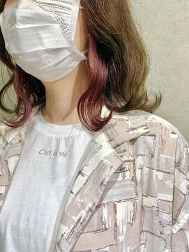 ブロッサム 保谷(Blossom) 大人可愛いストレートくびれボブインナーカラー肩ライン外ハネ