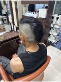 特殊ヘア モヒカンスタイル
