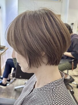 ハーツ(Heart's) 白髪ぼかし脱白髪染め似合わせショートボブ40代50代60代