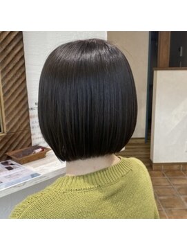 ナチュラリズムワイ(naturalism Y) 大人かわいいシンプルボブ