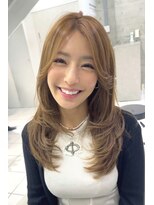 エミュ 表参道 青山(emu)&nbsp;センターパートレイヤーカットオレンジベージュ表参道