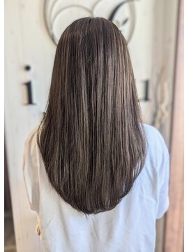 イル(iru) シークレットハイライト◇グレージュ