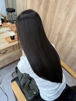 ペグ(Peg)&nbsp;20代髪質改善カラーブリーチなし冬カラー透明感アッシュグレー