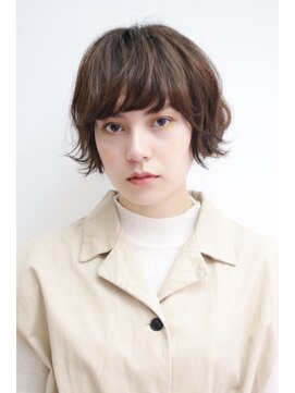 アリシア(arishia) アッシュベージュ×無造作ショート