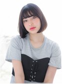 まとまりボブスタイルで艶感