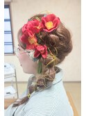 サイドキャスケードで、成人式華やかアップ