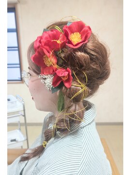 アールグレイ(EARLGREY) サイドキャスケードで、成人式華やかアップ