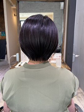 インス(ensue) 小顔補正立体カット×ナチュラル丸みショートボブ 20代30代40代