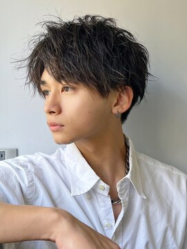 アイビーズ(IVYS) センターパート　ツーブロック　リバース