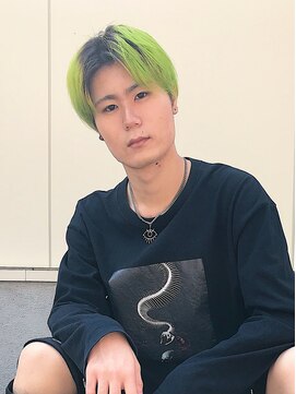 ヴィレッタ(VIRETTA) センターパート × ライムグリーン     フェザーマッシュ